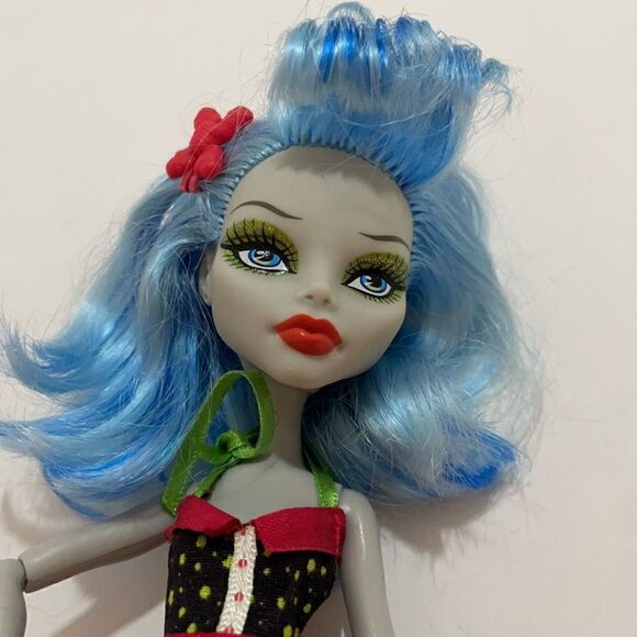 Ghoulia Yelps Monster High with clothes, Skull Shores - Picture 4 of 8